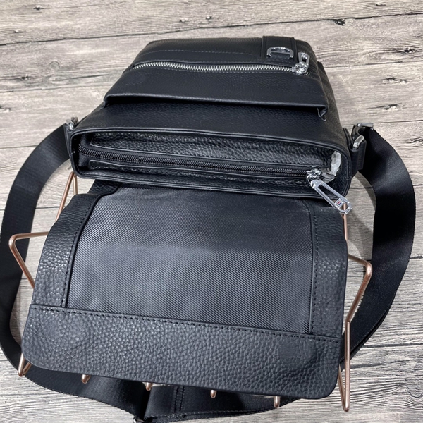 スーパーコピーブランドバッグ側面デザイン